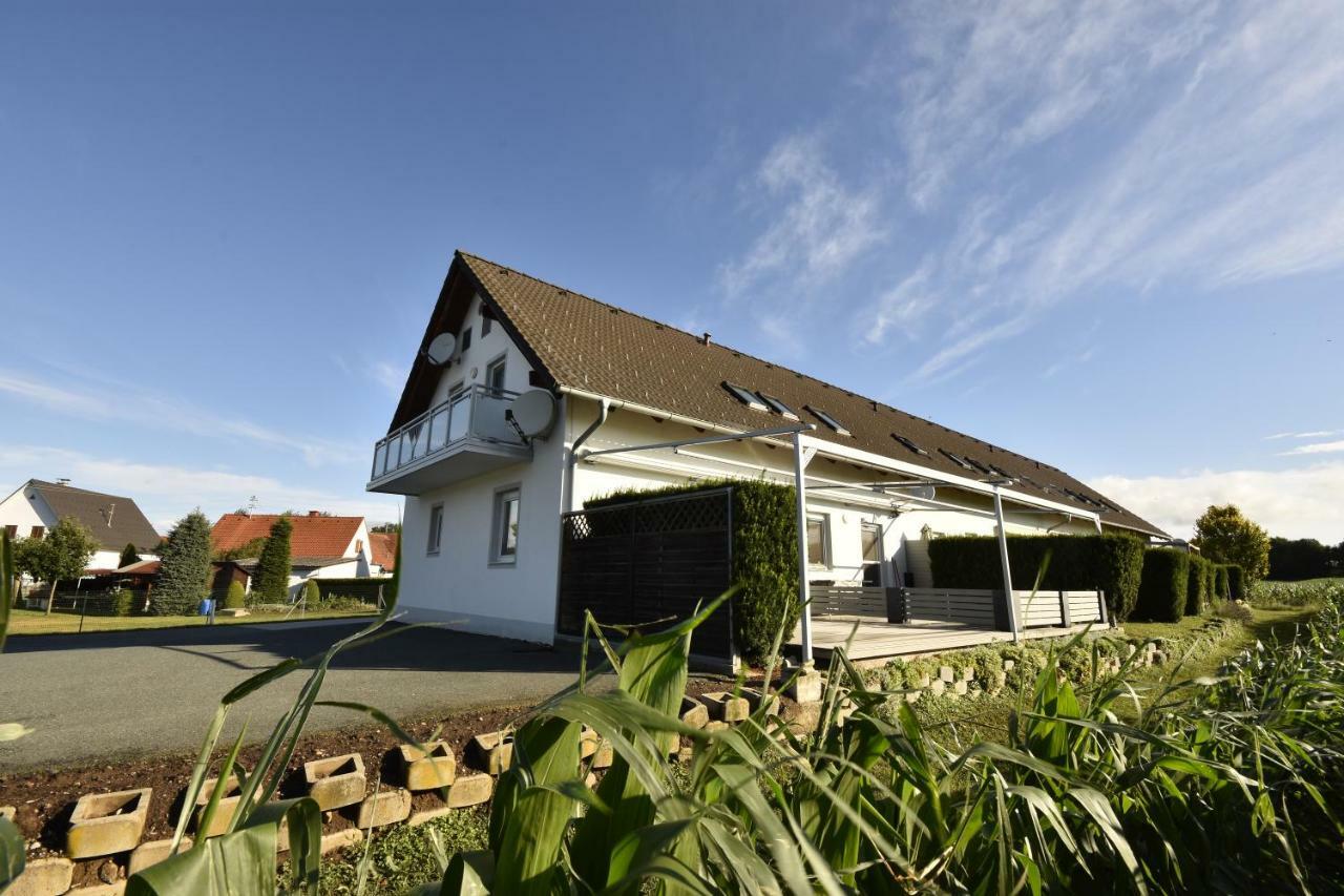 Ferienwohnung Loipersdorf ลอยแพร์ดอร์ฟ เบ เฟิร์สเทนเฟลด์ ภายนอก รูปภาพ